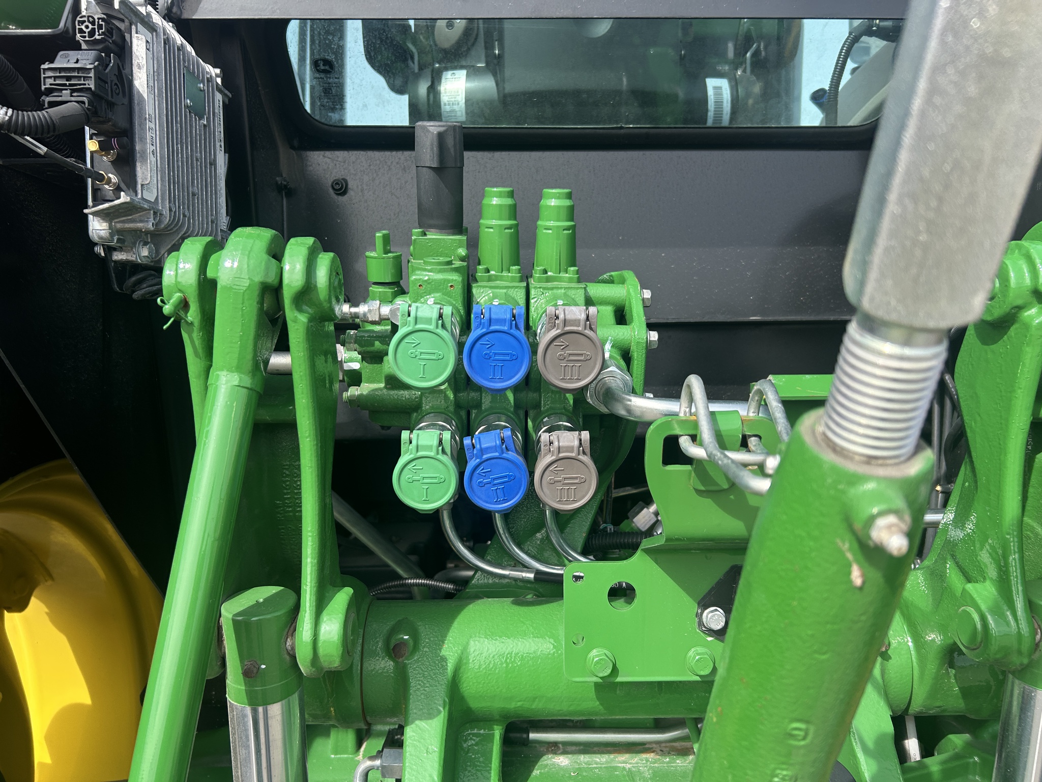  2023 John Deere 6105E at Heritage Tractor in Clinton, MO