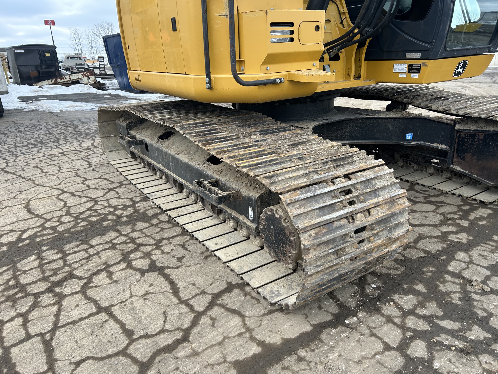 2023 John Deere 245G LC Image 8