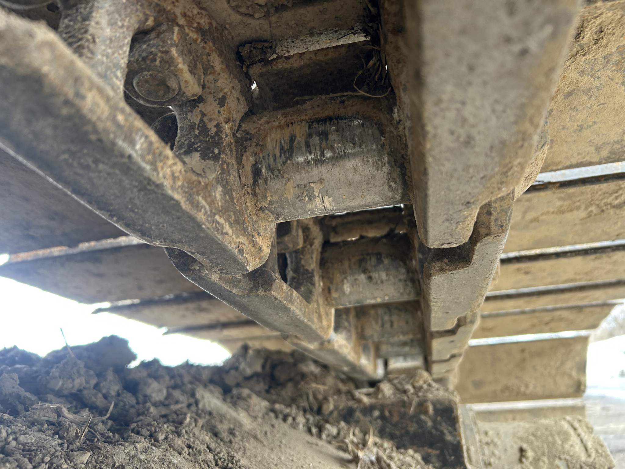 2023 John Deere 245G LC Image 10