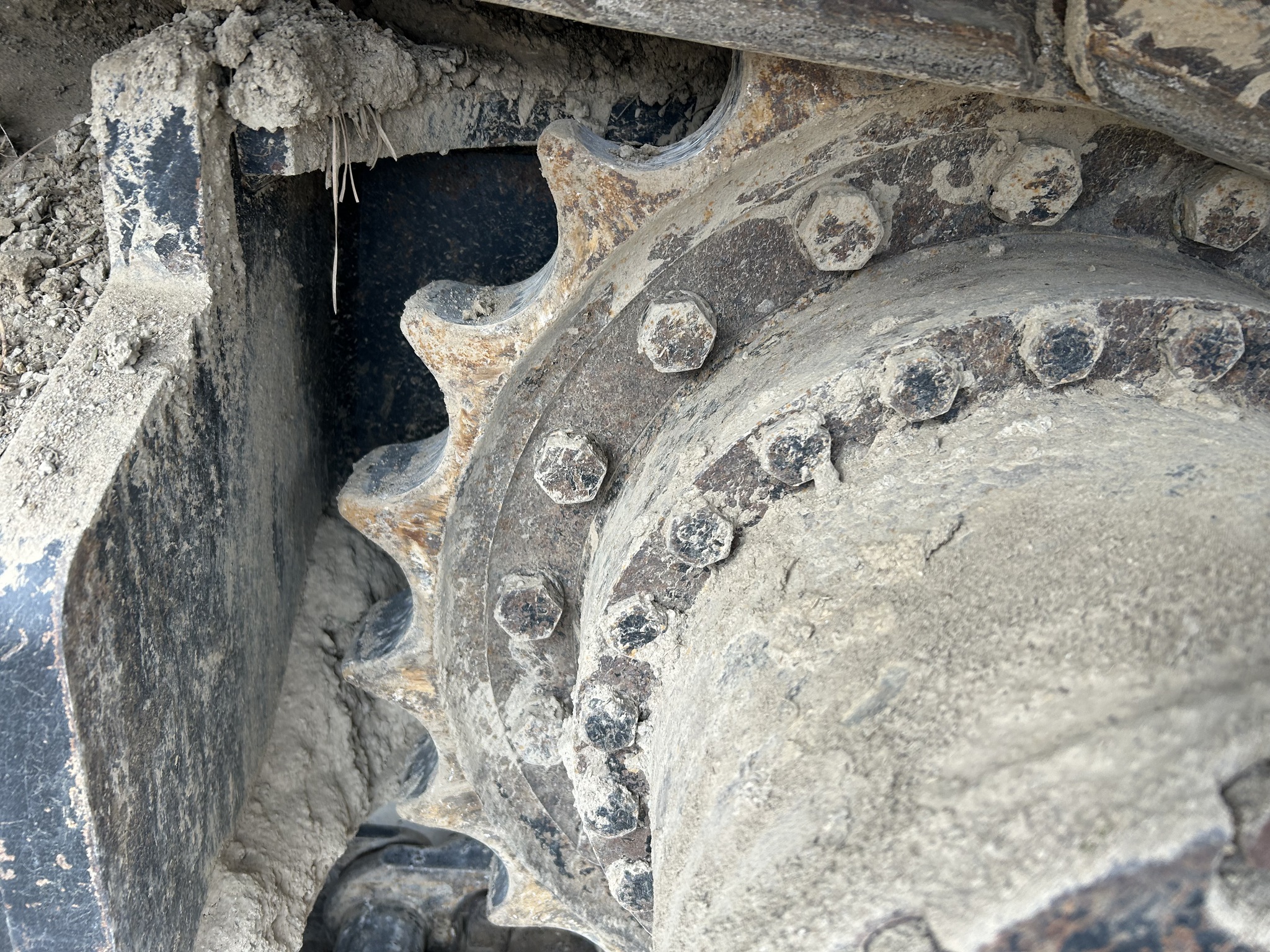 2023 John Deere 245G LC Image 9