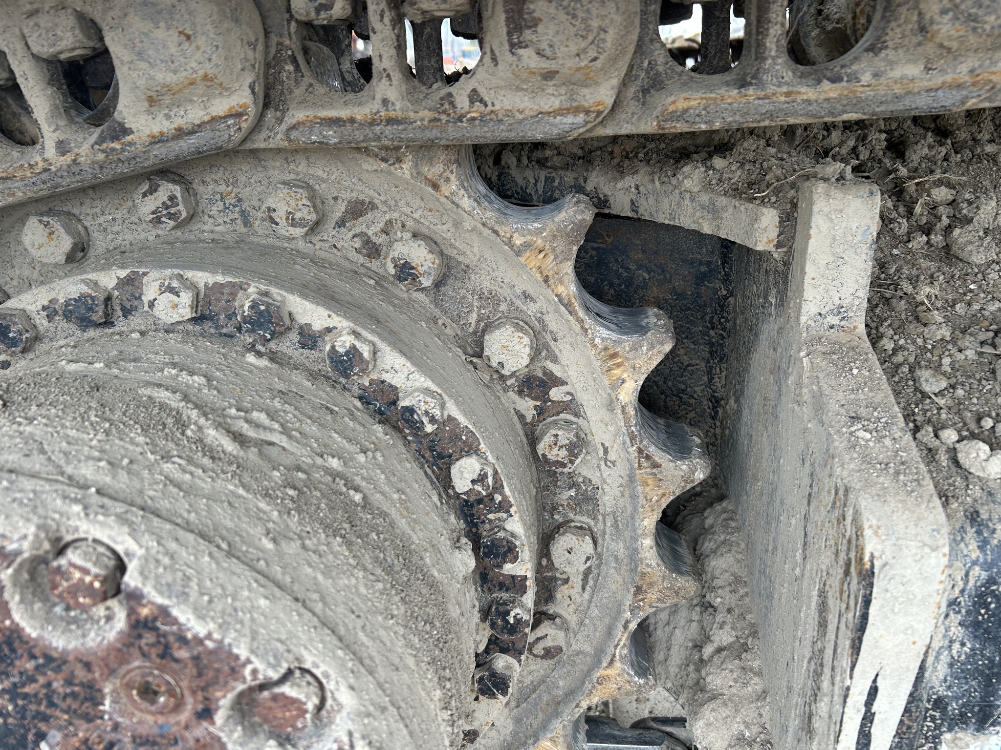 2023 John Deere 245G LC Image 13