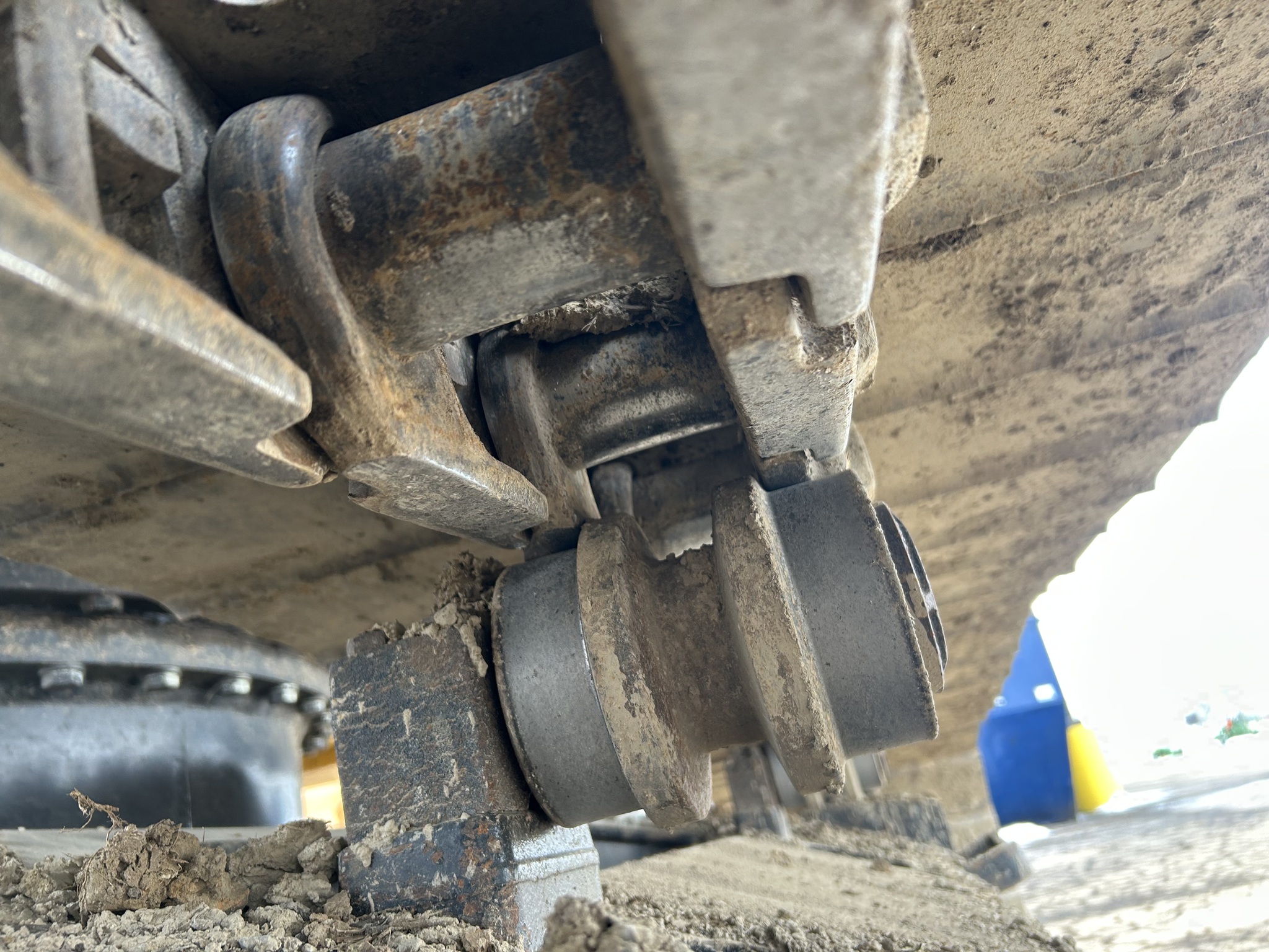 2023 John Deere 245G LC Image 14