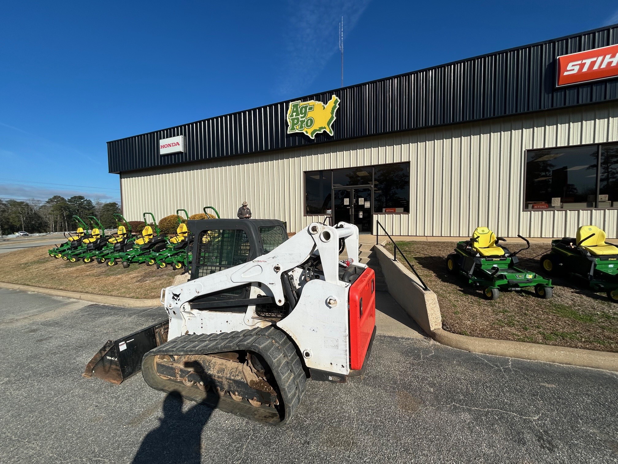 2021 Bobcat T740 Image 2