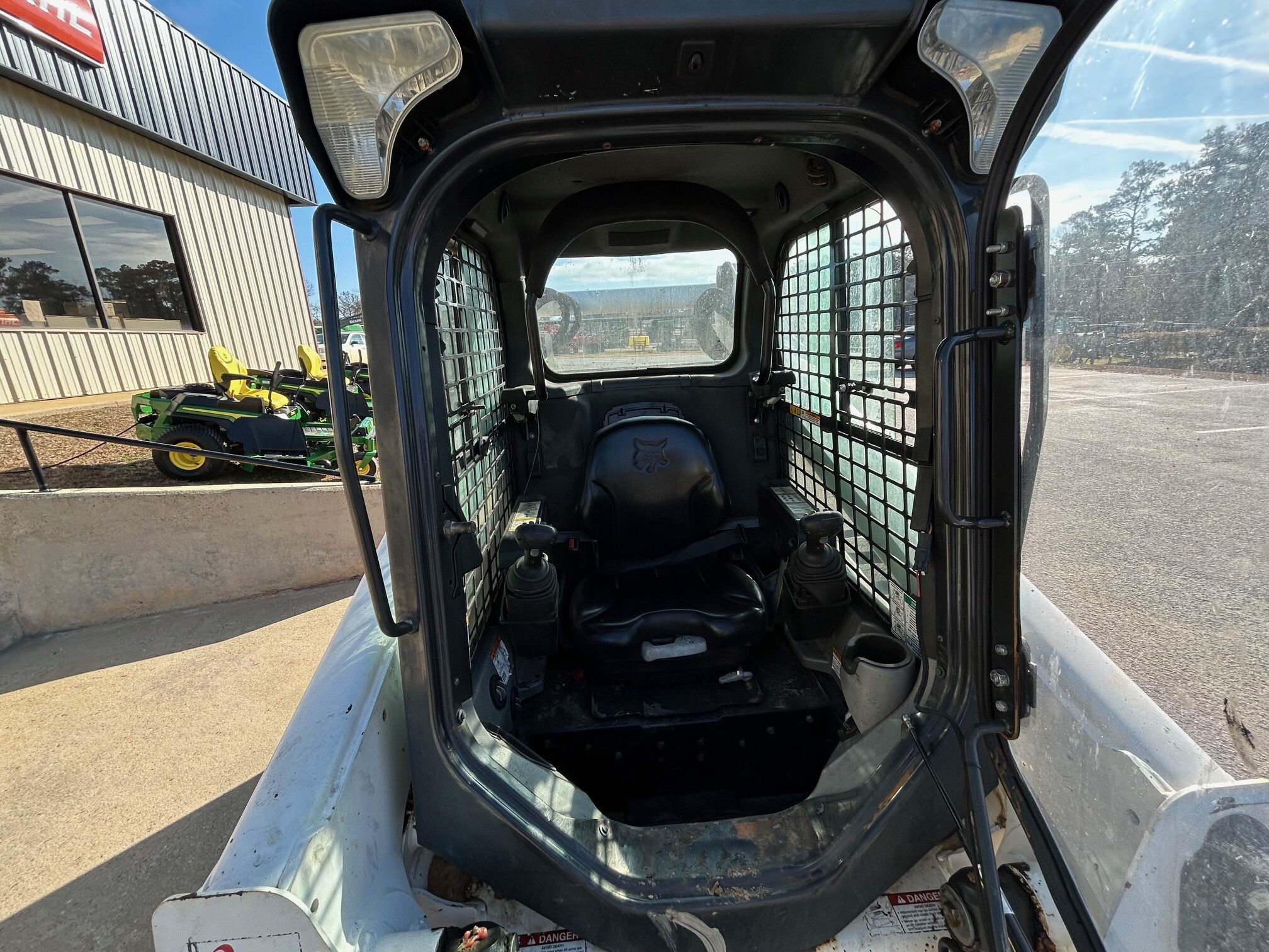 2021 Bobcat T740 Image 5