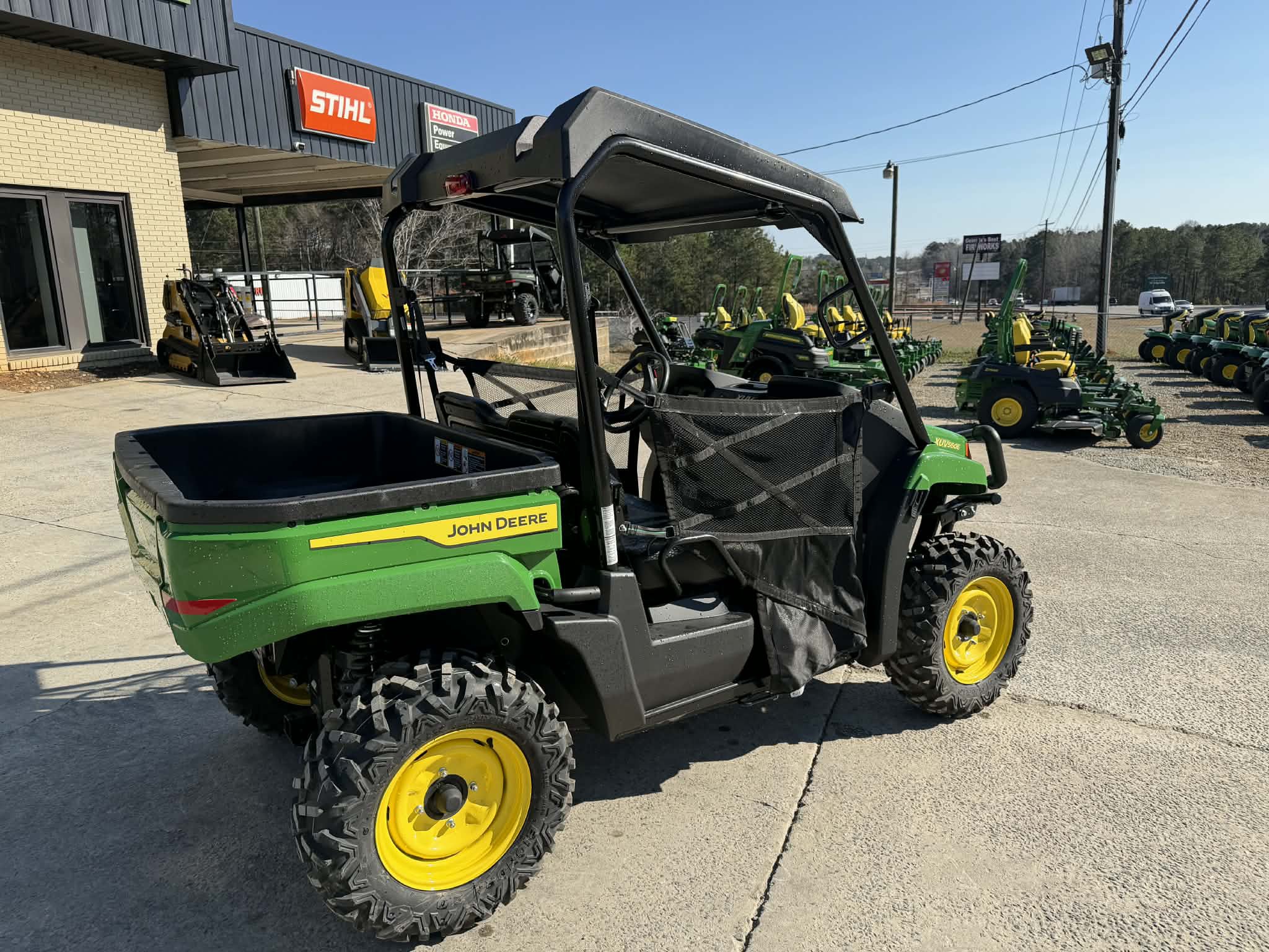 2025 John Deere XUV 560E Image 7