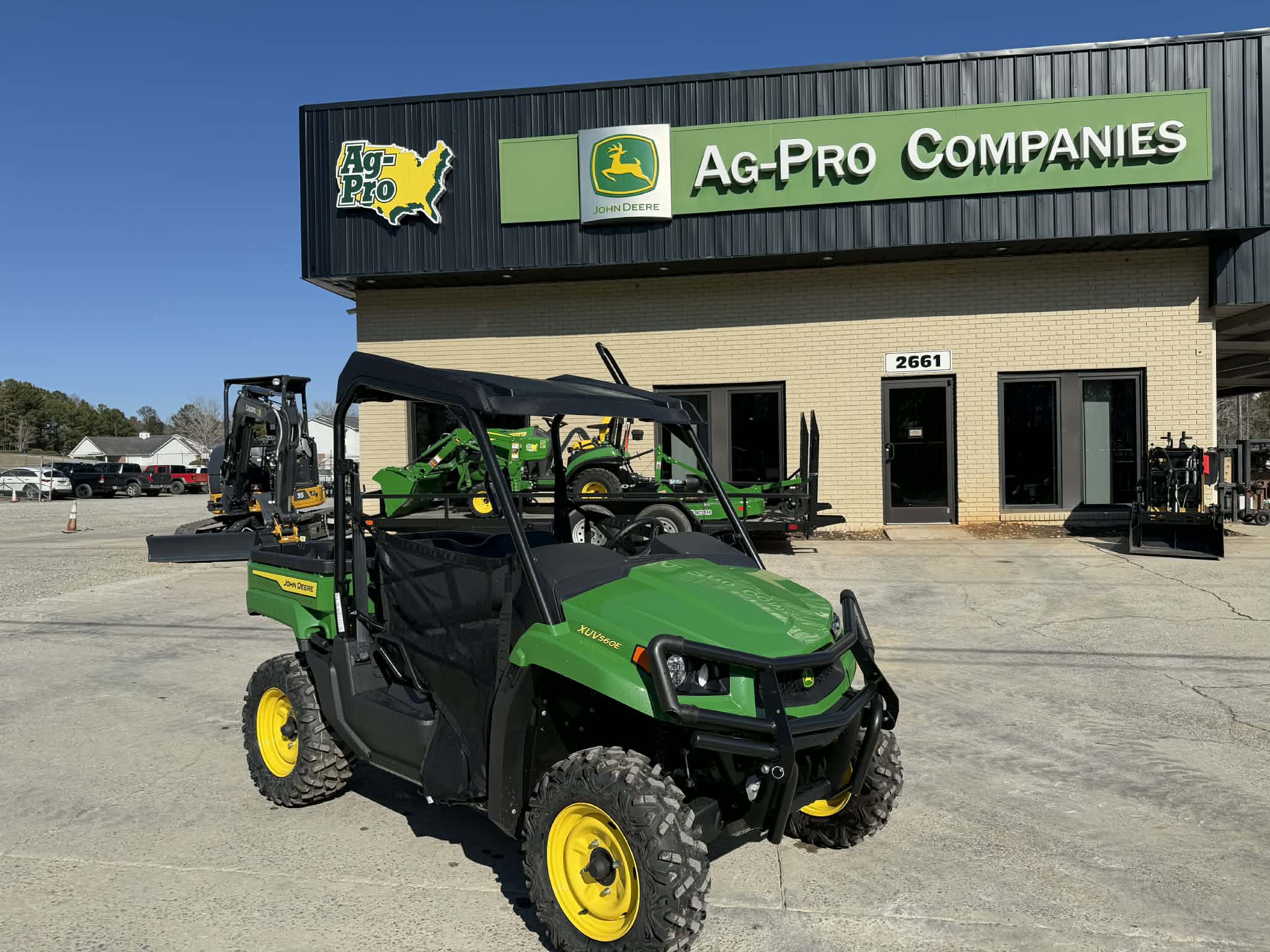 2025 John Deere XUV 560E Image 8