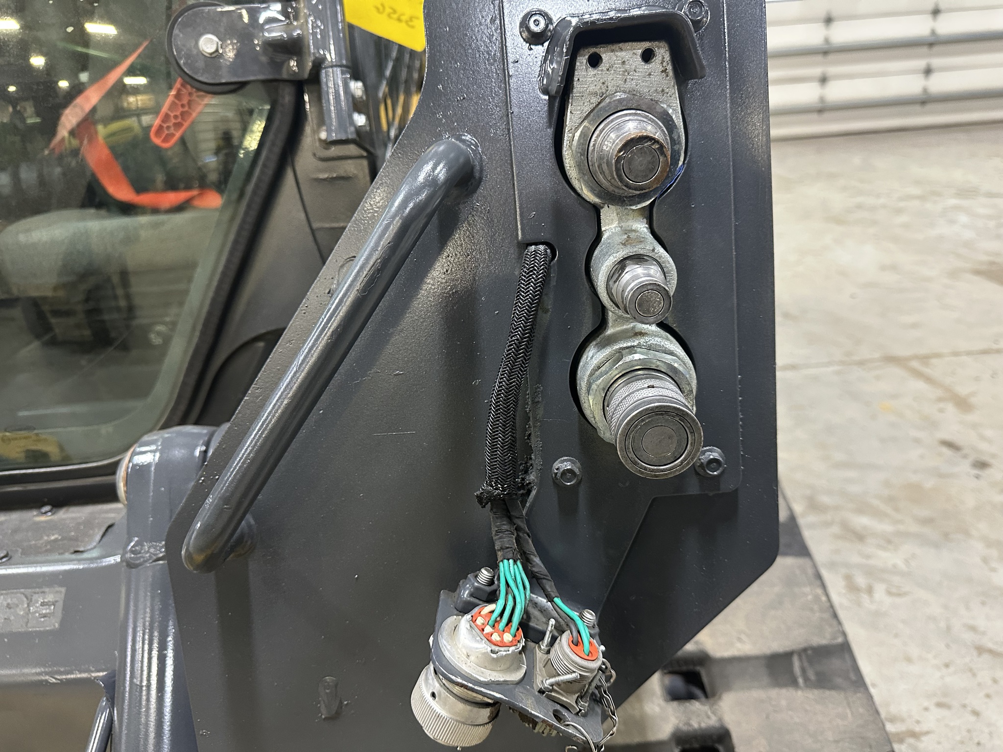 2021 John Deere 325G Image 11