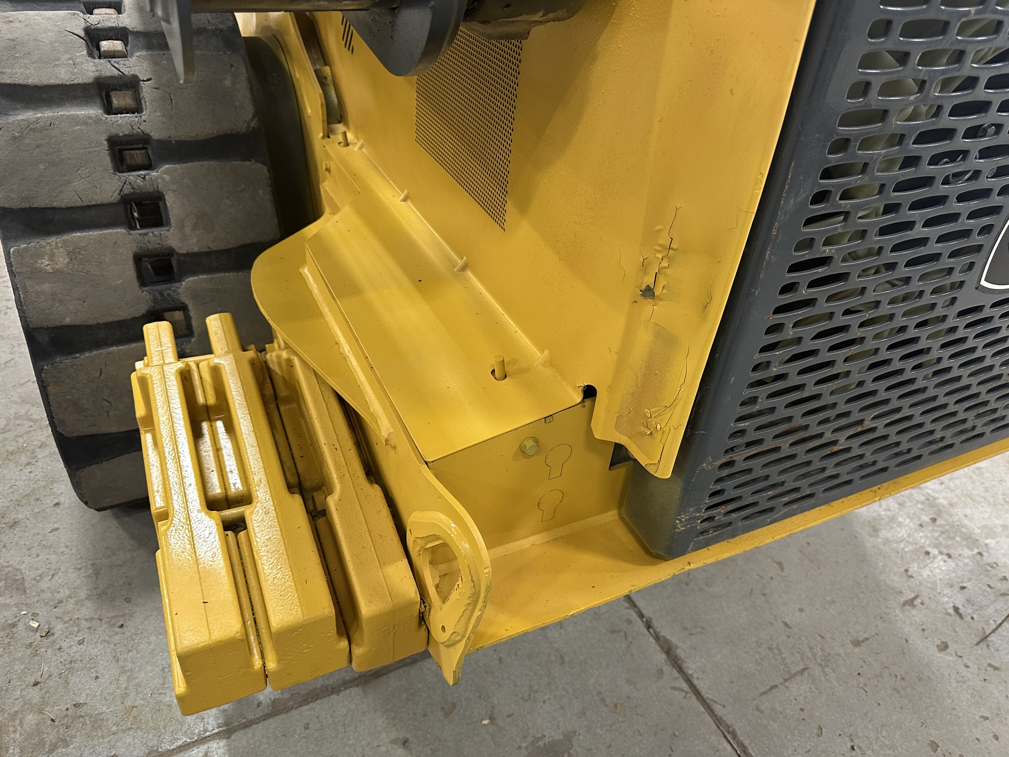 2021 John Deere 325G Image 10