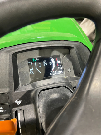 2016 John Deere X738 - Photo6