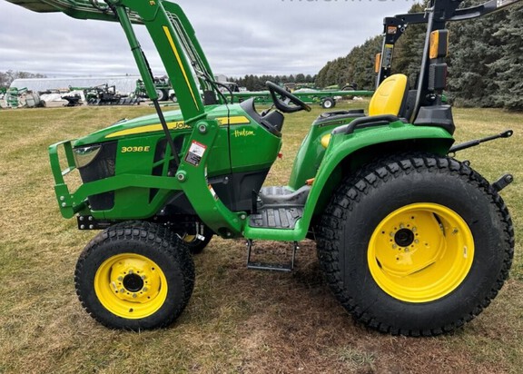 Photo of 2022 John Deere 3038E