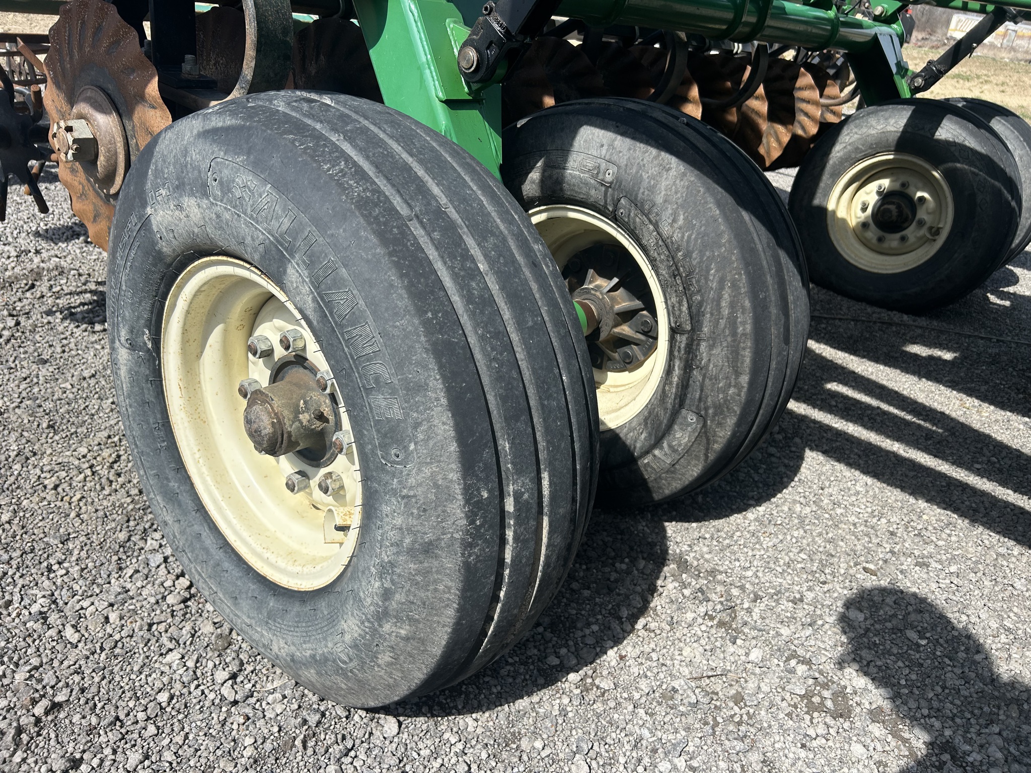 Great Plains 2400TT Image 12