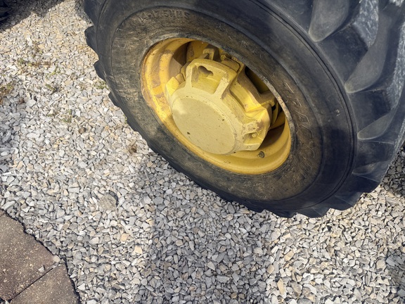 Photo of 2009 John Deere 2720 CUT