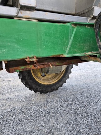 Photo of 2023 John Deere 600R