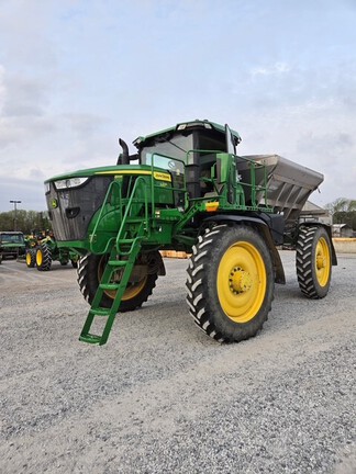 Photo of 2023 John Deere 600R
