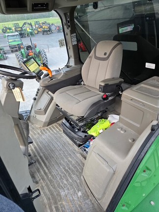 Photo of 2023 John Deere 600R