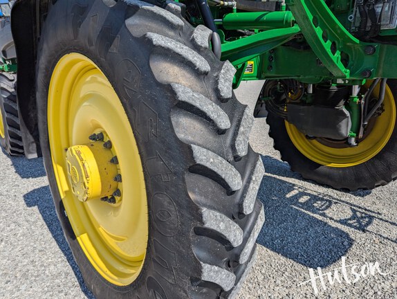 Photo of 2023 John Deere 600R