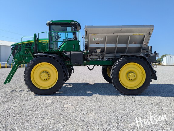 Photo of 2023 John Deere 600R
