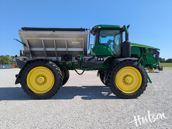 Photo of 2023 John Deere 600R