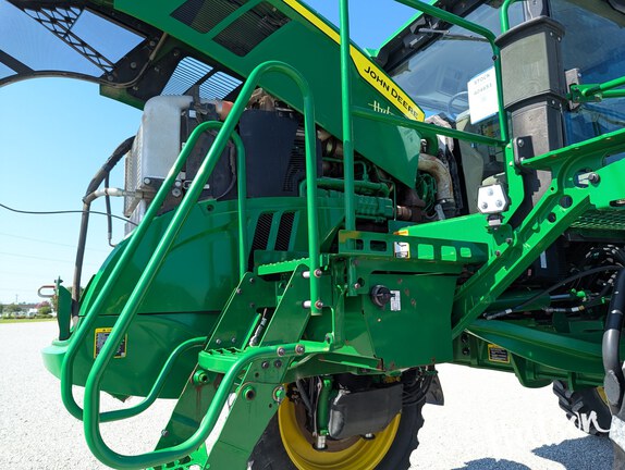 Photo of 2023 John Deere 600R