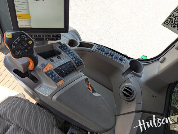 Photo of 2023 John Deere 600R