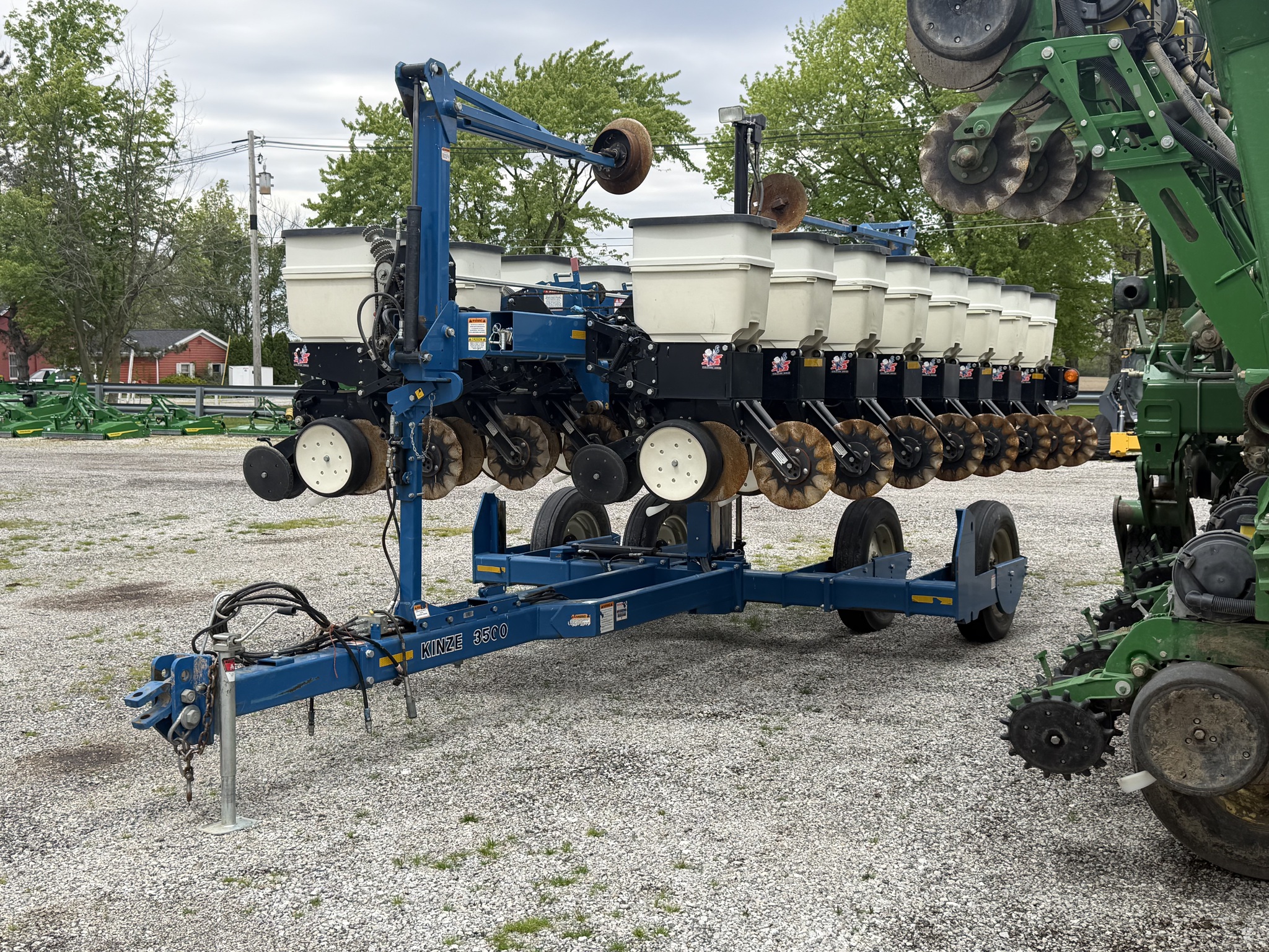 2010 Kinze 3500 Image 1