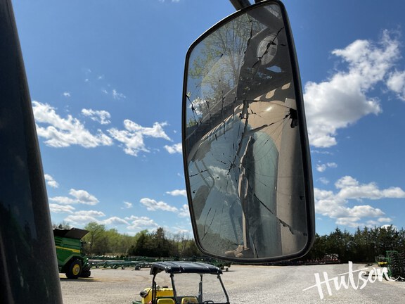 Photo of 2023 John Deere 204 G