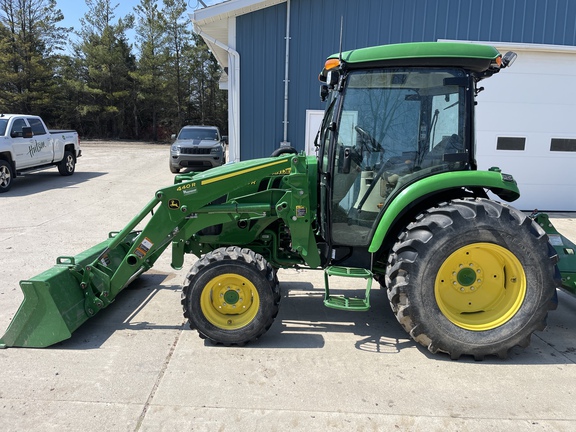 Photo of 2024 John Deere 4066R