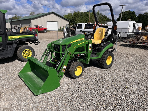  John Deere 1025R