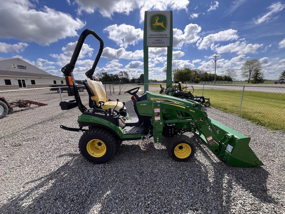 2025 John Deere 1025R - Photo4