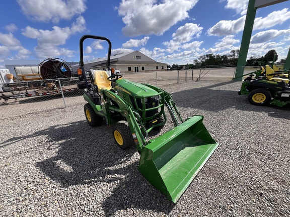 2025 John Deere 1025R - Photo3