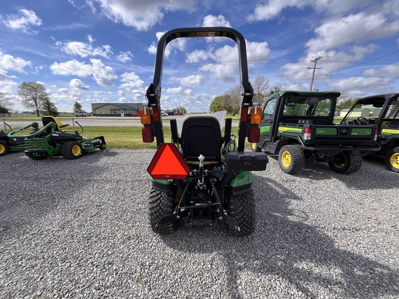 2025 John Deere 1025R - Photo6