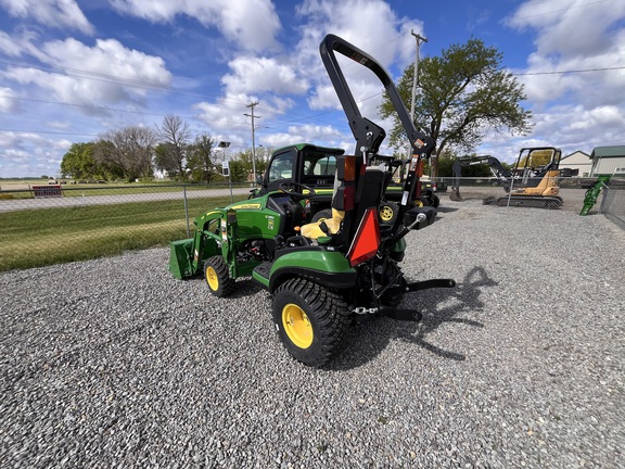 2025 John Deere 1025R - Photo7