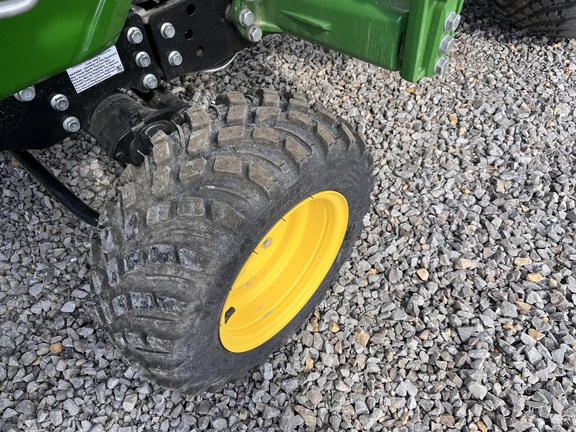 2025 John Deere 1025R - Photo10