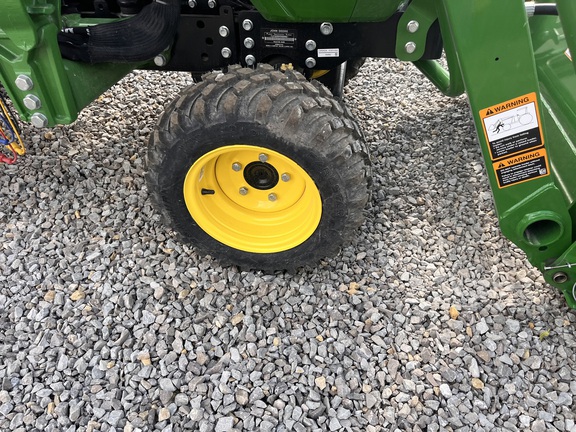 2025 John Deere 1025R - Photo11