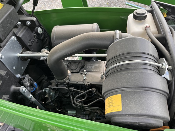 2025 John Deere 1025R - Photo18