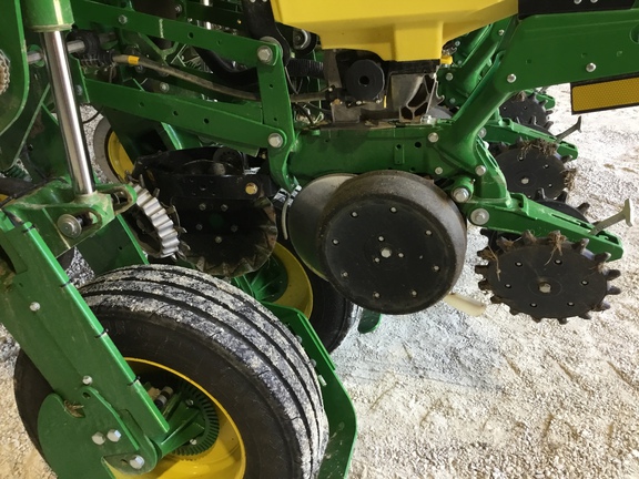 2025 John-Deere 1775NT