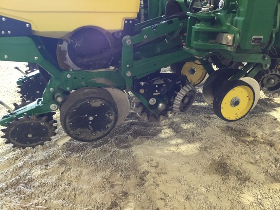2025 John-Deere 1775NT