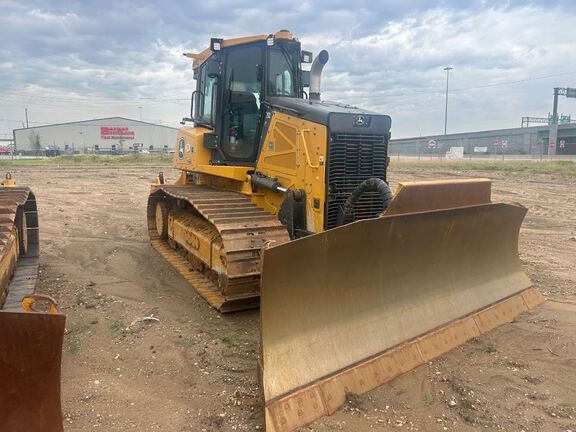 Photo of a 2024 John Deere 750L