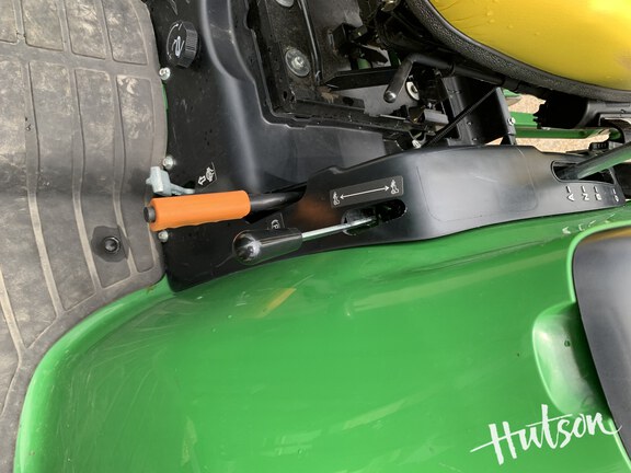 Photo of 2023 John Deere 3046R
