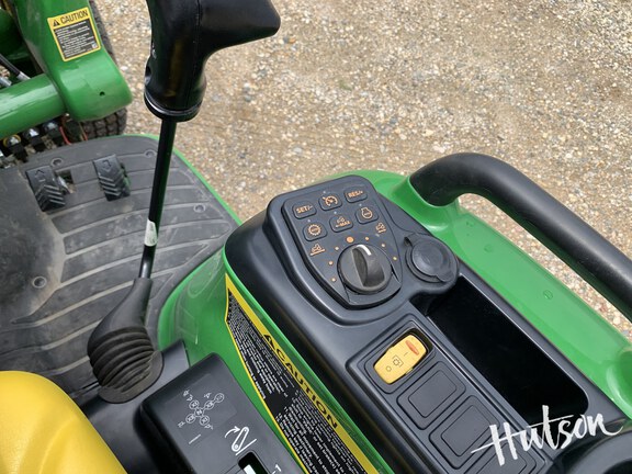Photo of 2023 John Deere 3046R