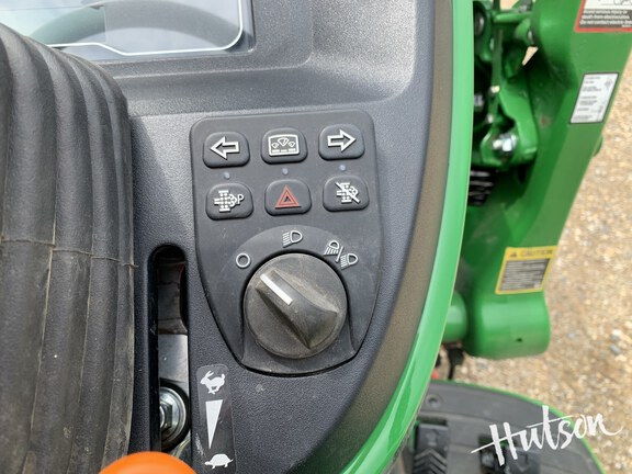 Photo of 2023 John Deere 3046R