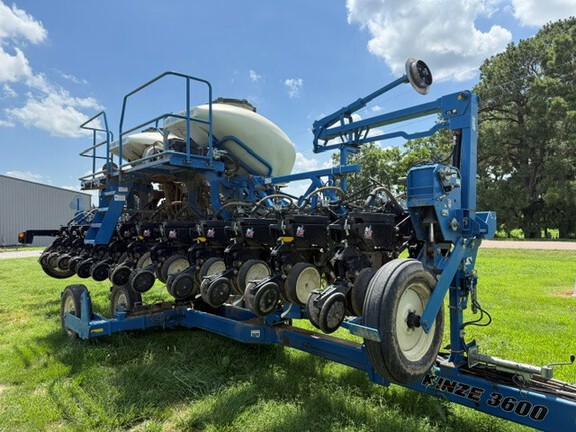 Photo of 2014 Kinze 3600