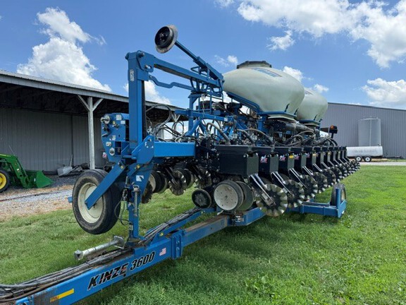 Photo of 2014 Kinze 3600