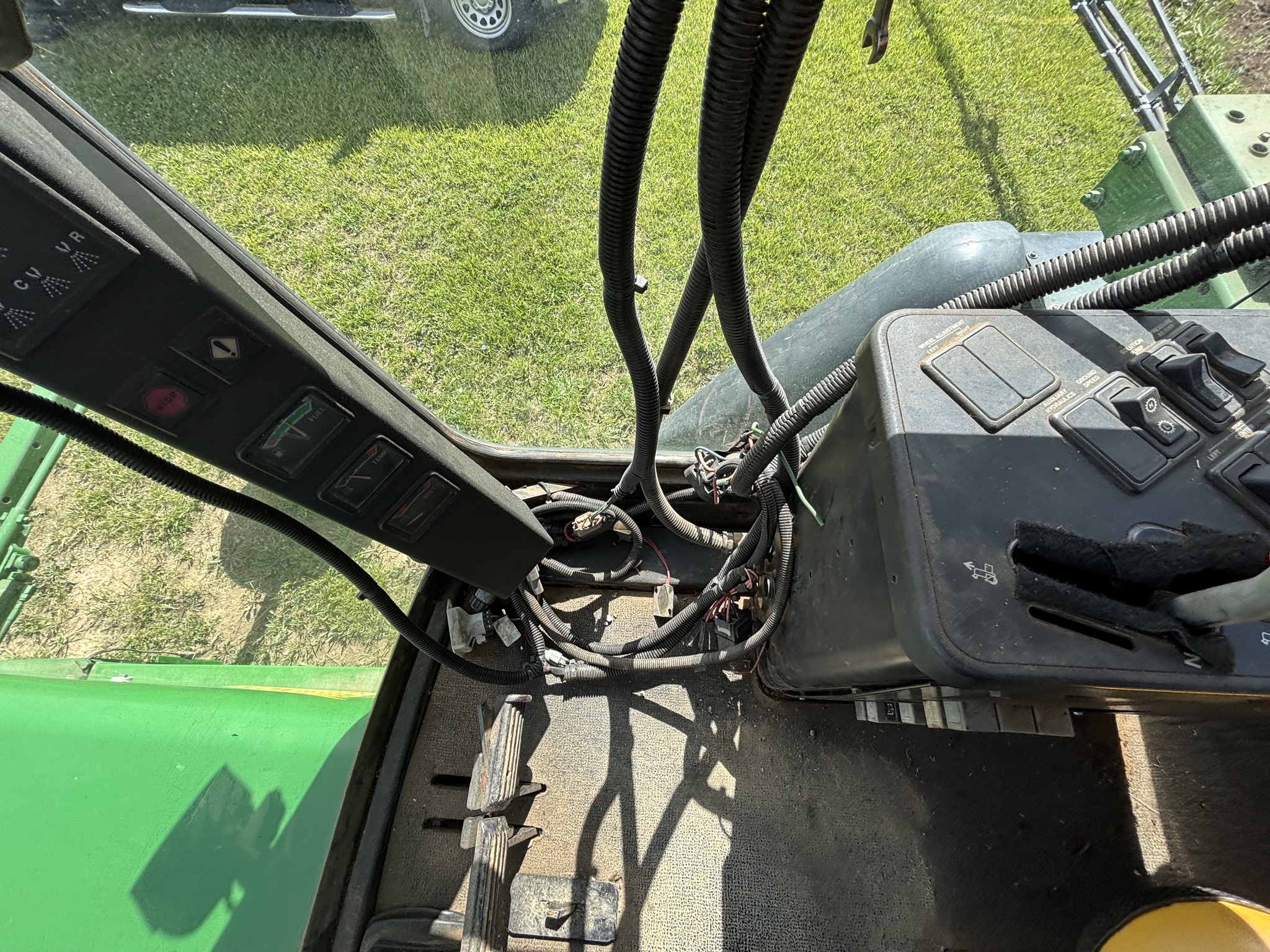 Used 1993 John Deere 6500 Self Propelled Sprayers at Koenig Equipment in Greenville, OH - PhotoXL25