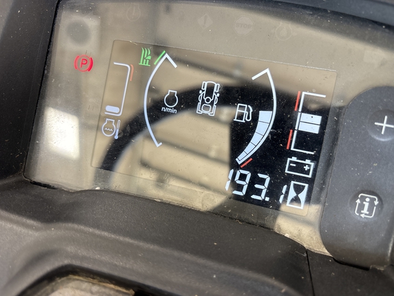 2021 John Deere X734 - Photo11
