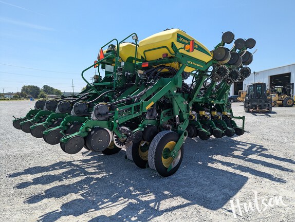 Photo of 2012 John Deere 1790