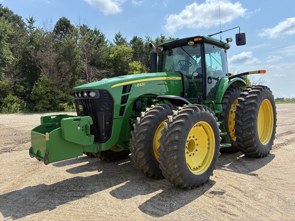 2009 John Deere 8430 - Photo1