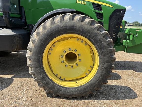 2009 John Deere 8430 - Photo12