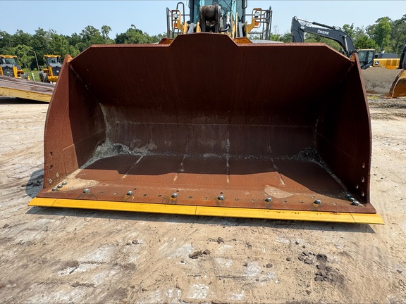 2023 John Deere 744 P