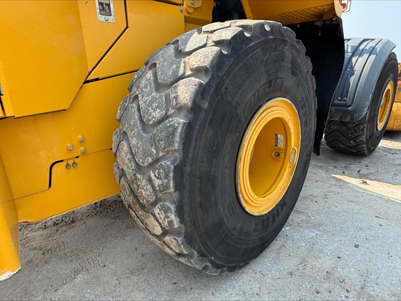 2023 John Deere 744 P